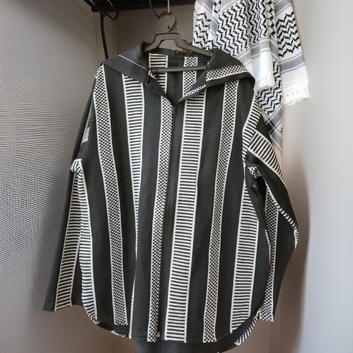 Unisex Sadu Jacket Bedouin Jacket Black And White