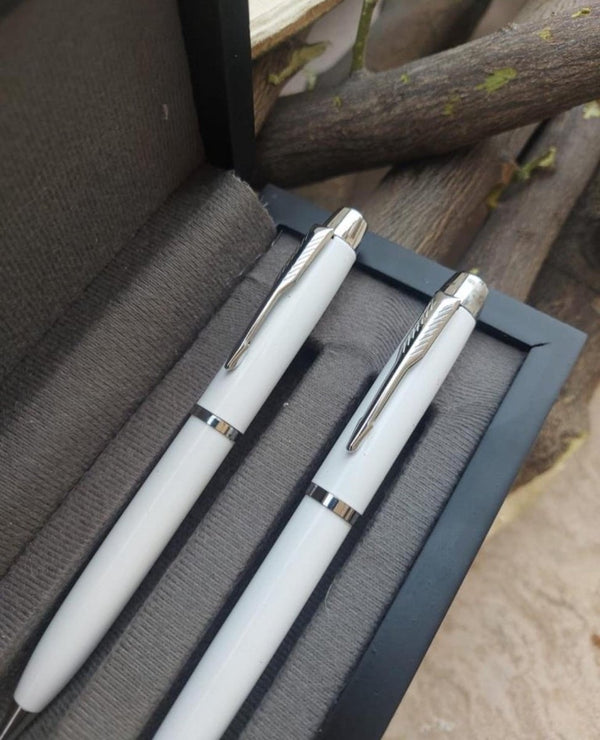 High Quality Pen Set With Elegant Wooden Box