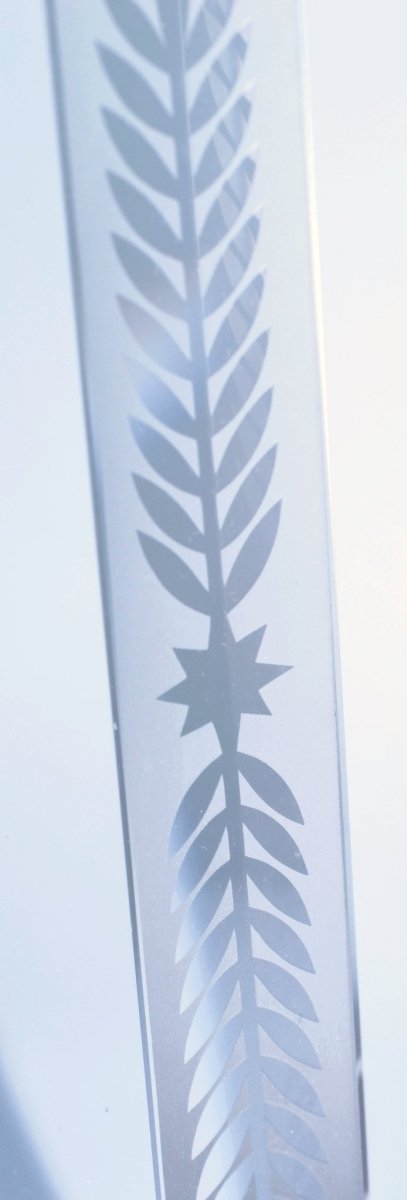 Plaque Wooden Base Crystal - Free Hand Engraving